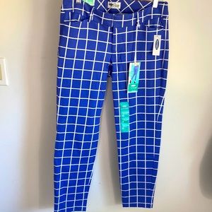 NWT - Old Navy Pixie Pants Size 6